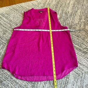 Vince Camuto V-Neck - Tank Top - pink - Size M Pleated center Shirred Back